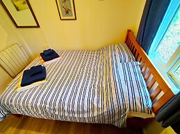 Rebels Retreat - 2-bed Chalet nr St Ives & Hayle