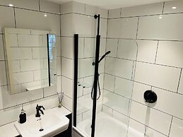 Homely 2-bed Apartment With Stunning Views Wembley