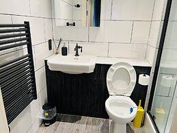 Homely 2-bed Apartment With Stunning Views Wembley