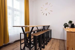 SquadGoals House - Fragola Apartments