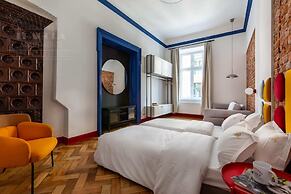 SquadGoals House - Fragola Apartments