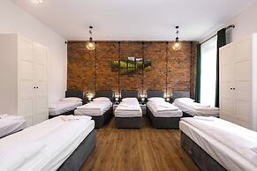 SquadGoals House - Fragola Apartments