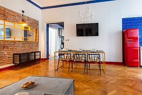 SquadGoals House - Fragola Apartments