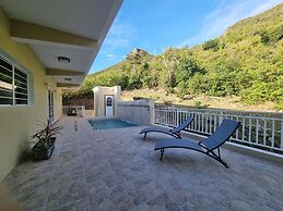 Picturesque 4 Bedroom 3 Bath Condo With Pool