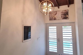 Condo With Pool - Sleeps 8 & bbq Facilities