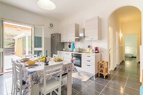 Distefano House Close To Sea