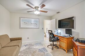 Cape Coral Home w/ Screened Porch: 4 Mi to Beach!