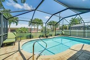 Cape Coral Home w/ Screened Porch: 4 Mi to Beach!