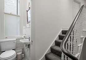 The Narrow House By My Getaways