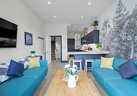 The Narrow House By My Getaways