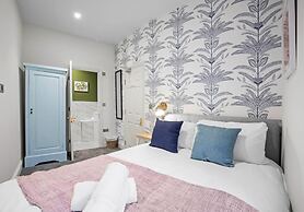 The Narrow House By My Getaways