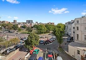 The Narrow House By My Getaways