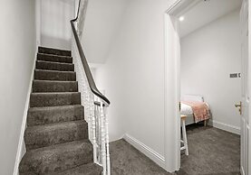 The Narrow House By My Getaways