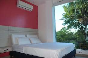 HOTEL RIVER SUITE