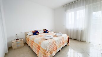 Esperia Apartment by Ca-sa Check