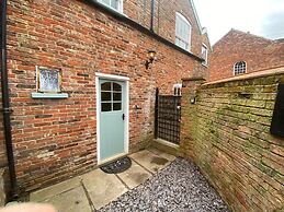 Characterful 3 Bed Cottage in Barrow Upon Humber