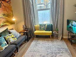 1 Bed Victorian Flat Sleeps 4 - Garden & Patio