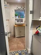 1 Bed Victorian Flat Sleeps 4 - Garden & Patio