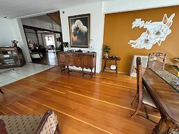 The Boho Buffalo Inn