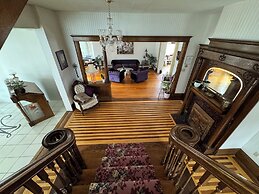 The Boho Buffalo Inn