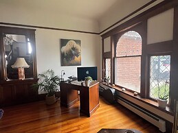 The Boho Buffalo Inn