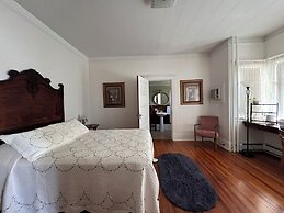 The Boho Buffalo Inn