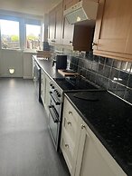 Comfortable 3 Bedroom House-ng5,sleeps 5