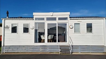 Seaside Holiday Park 4-bed Caravan in Heysham