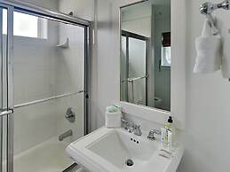 Mojo Dojo Beach Casa