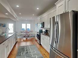 Mojo Dojo Beach Casa