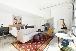 Roami at The Mandeville