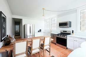 Roami at The Mandeville