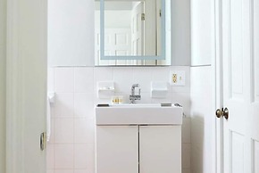 Roami at The Mandeville