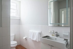 Roami at The Mandeville