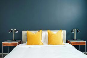 Roami at The Mandeville