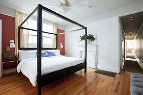 Roami at The Mandeville