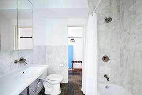 Roami at The Mandeville