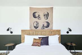 Roami at The Mandeville