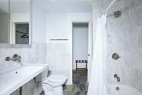 Roami at The Mandeville