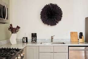 Roami at The Mandeville