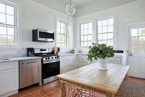 Roami at The Mandeville