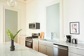 Roami at The Mandeville