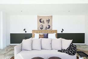 Roami at The Mandeville