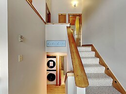 Sunplace 30 by Taylor Made Deep Creek