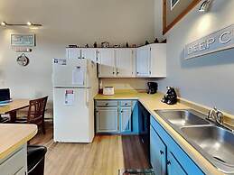 Sunplace 30 by Taylor Made Deep Creek