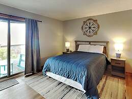 Sunplace 30 by Taylor Made Deep Creek