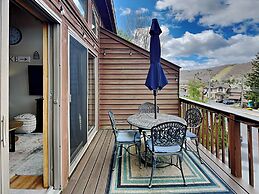 Sunplace 30 by Taylor Made Deep Creek