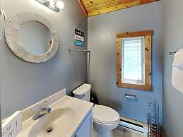 Sunplace 30 by Taylor Made Deep Creek