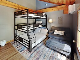 Sunplace 30 by Taylor Made Deep Creek
