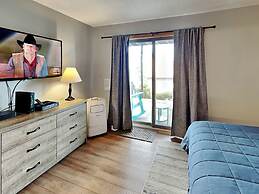 Sunplace 30 by Taylor Made Deep Creek